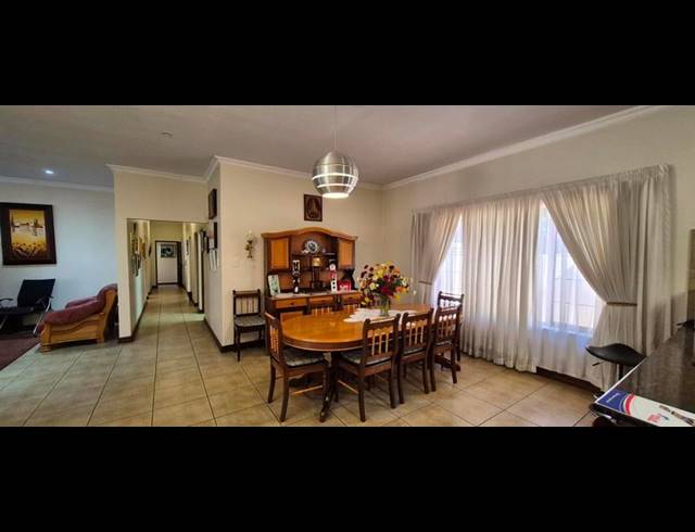 3 BEDROOM HOUSE FOR SALE IN MIDFIELD ESTATE
